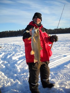 MN Trout Fishing | MN Ice Fishing | Rainy Lake Houseboats